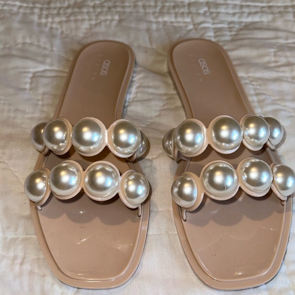 NWT ASOS TAN PEARL FLIP FLOP SANDALS SZ 10